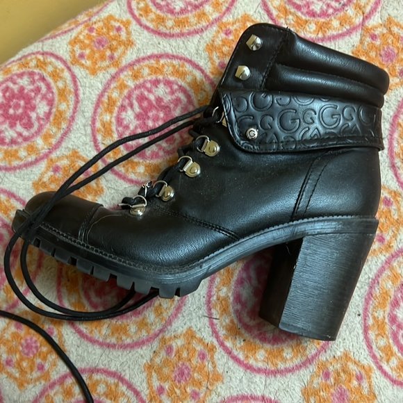 GBG Los Angeles Women's 'GG Josine' Heeled Platform Booties - Picture 2 of 5